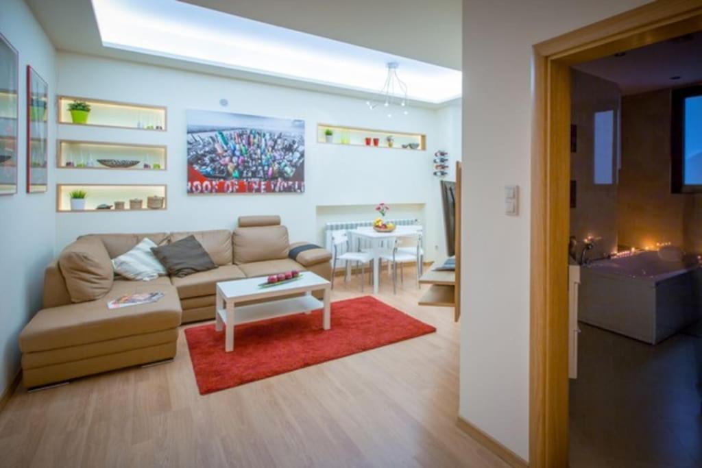 High Tech - Luxurious Apartment Софія Екстер'єр фото