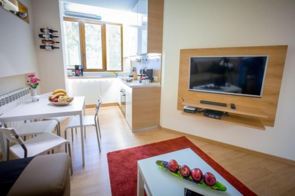 High Tech - Luxurious Apartment Софія Екстер'єр фото