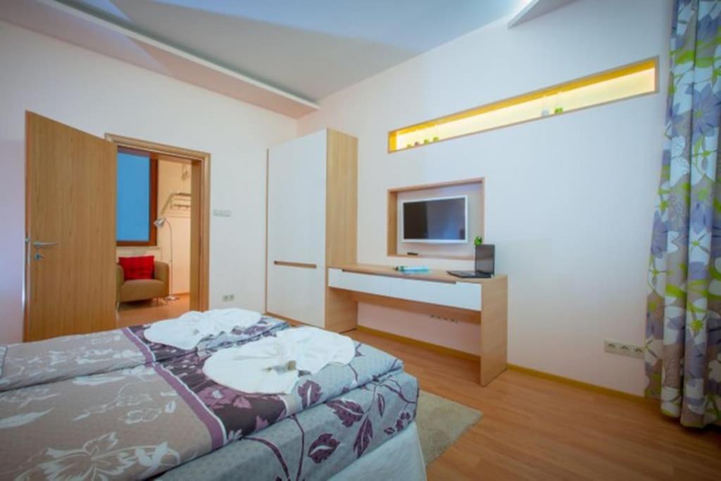 High Tech - Luxurious Apartment Софія Екстер'єр фото