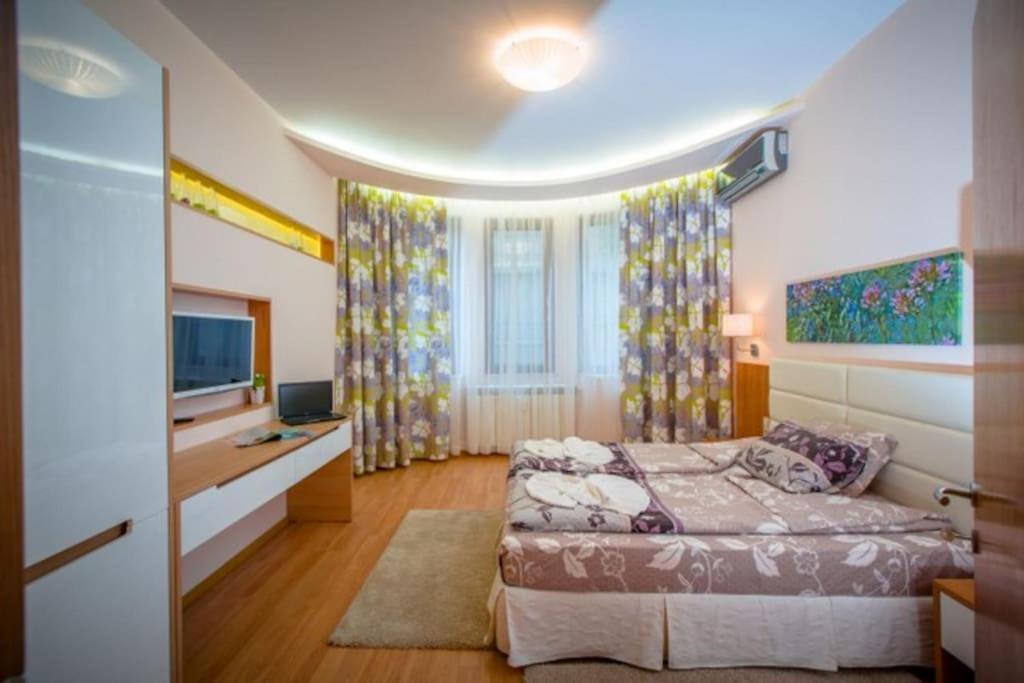 High Tech - Luxurious Apartment Софія Екстер'єр фото
